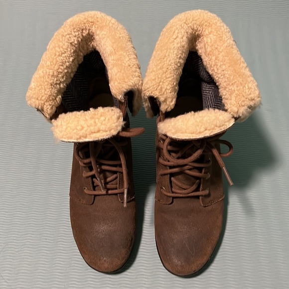 UGG winter waterproof boots, US size 7 - Picture 8 of 9